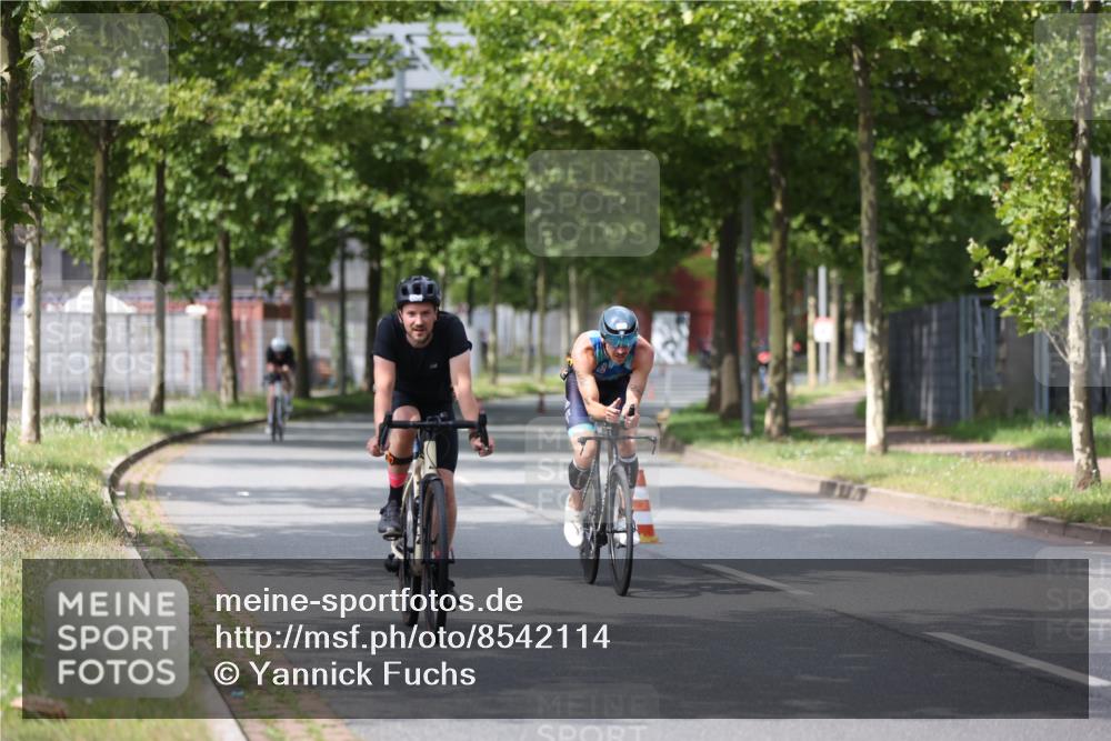10.08.2025 - GEWOBA Citytriathlon Bremen Yannick Fuchs http://msf.ph/oto/8542114 10.08.2025 12:47:26 Radfahren 573, 645, 654, 675, 732, 751, 753, 792, 875, 981, 1013 meine-sportfotos.de