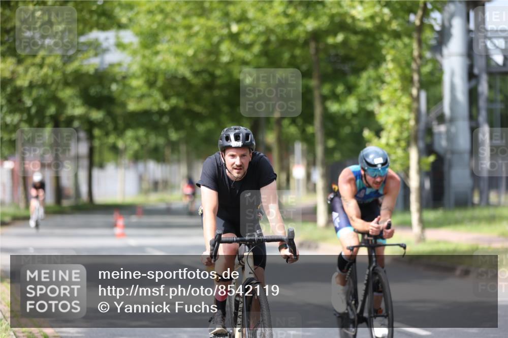 10.08.2025 - GEWOBA Citytriathlon Bremen Yannick Fuchs http://msf.ph/oto/8542119 10.08.2025 12:47:27 Radfahren 573, 645, 654, 675, 732, 751, 753, 792, 981, 1013 meine-sportfotos.de