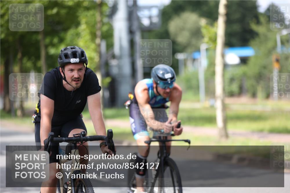 10.08.2025 - GEWOBA Citytriathlon Bremen Yannick Fuchs http://msf.ph/oto/8542127 10.08.2025 12:47:27 Radfahren 573, 645, 654, 675, 732, 751, 753, 792, 981, 1013 meine-sportfotos.de