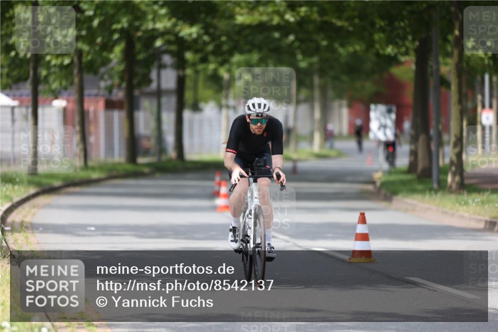 10.08.2025 - GEWOBA Citytriathlon Bremen Yannick Fuchs http://msf.ph/oto/8542137 10.08.2025 12:47:30 Radfahren 573, 645, 654, 732, 745, 753, 792, 981 meine-sportfotos.de