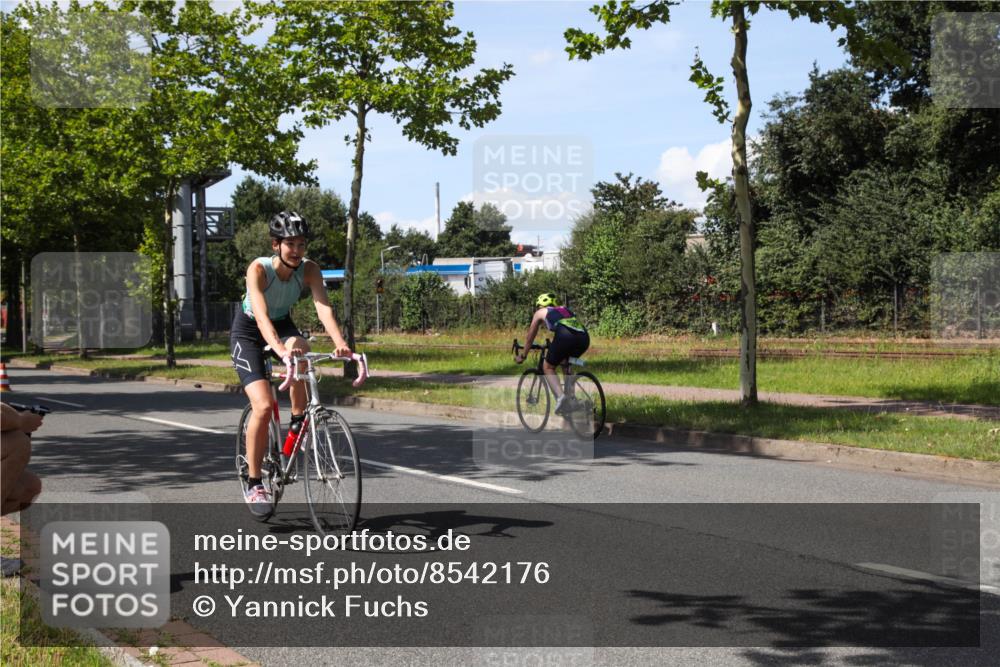 10.08.2025 - GEWOBA Citytriathlon Bremen Yannick Fuchs http://msf.ph/oto/8542176 10.08.2025 14:31:04 Radfahren 26, 155, 175, 335, 368, 385, 412, 491, 494, 504, 510 meine-sportfotos.de