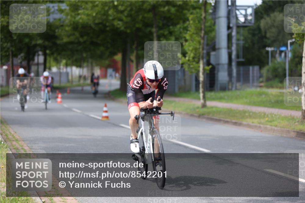 10.08.2025 - GEWOBA Citytriathlon Bremen Yannick Fuchs http://msf.ph/oto/8542201 10.08.2025 12:47:43 Radfahren 566, 587, 590, 679, 745, 753, 801, 884, 916, 943, 951 meine-sportfotos.de