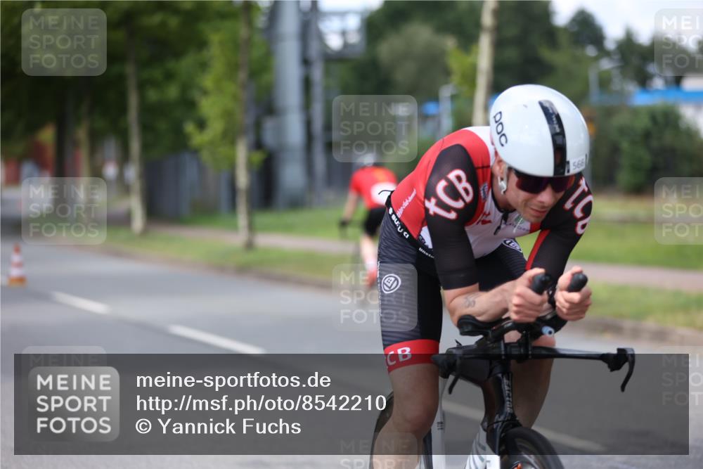 10.08.2025 - GEWOBA Citytriathlon Bremen Yannick Fuchs http://msf.ph/oto/8542210 10.08.2025 12:47:43 Radfahren 566, 587, 590, 679, 745, 753, 801, 884, 916, 943, 951 meine-sportfotos.de