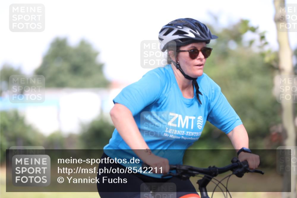 10.08.2025 - GEWOBA Citytriathlon Bremen Yannick Fuchs http://msf.ph/oto/8542211 10.08.2025 10:40:06 Radfahren 11, 55, 57, 61, 77, 79, 91, 135, 197, 227, 398, 496 meine-sportfotos.de