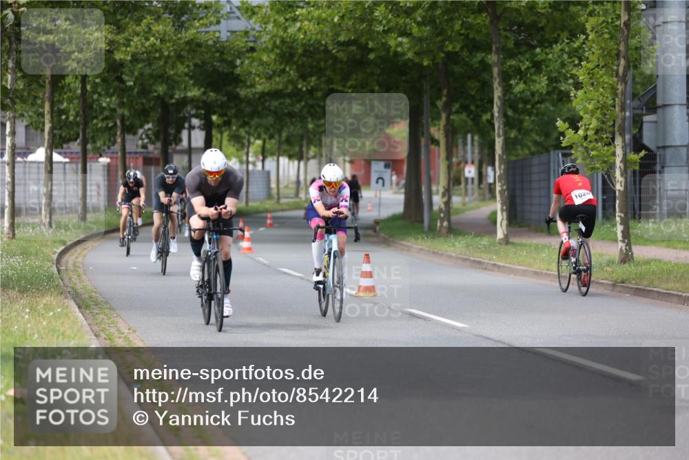 10.08.2025 - GEWOBA Citytriathlon Bremen Yannick Fuchs http://msf.ph/oto/8542214 10.08.2025 12:47:44 Radfahren 566, 587, 590, 679, 745, 753, 801, 884, 916, 943, 951 meine-sportfotos.de