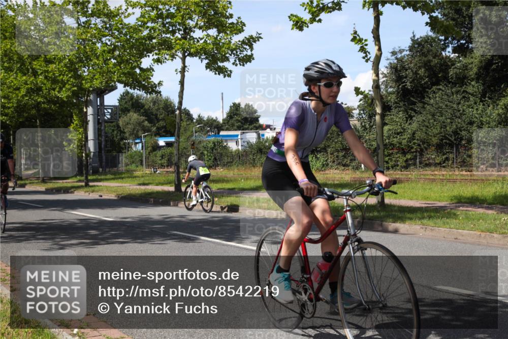 10.08.2025 - GEWOBA Citytriathlon Bremen Yannick Fuchs http://msf.ph/oto/8542219 10.08.2025 14:31:08 Radfahren 26, 155, 175, 335, 368, 385, 407, 412, 470, 491, 494, 509, 510 meine-sportfotos.de