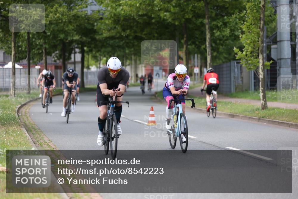 10.08.2025 - GEWOBA Citytriathlon Bremen Yannick Fuchs http://msf.ph/oto/8542223 10.08.2025 12:47:45 Radfahren 566, 587, 590, 679, 745, 801, 884, 916, 943, 951 meine-sportfotos.de