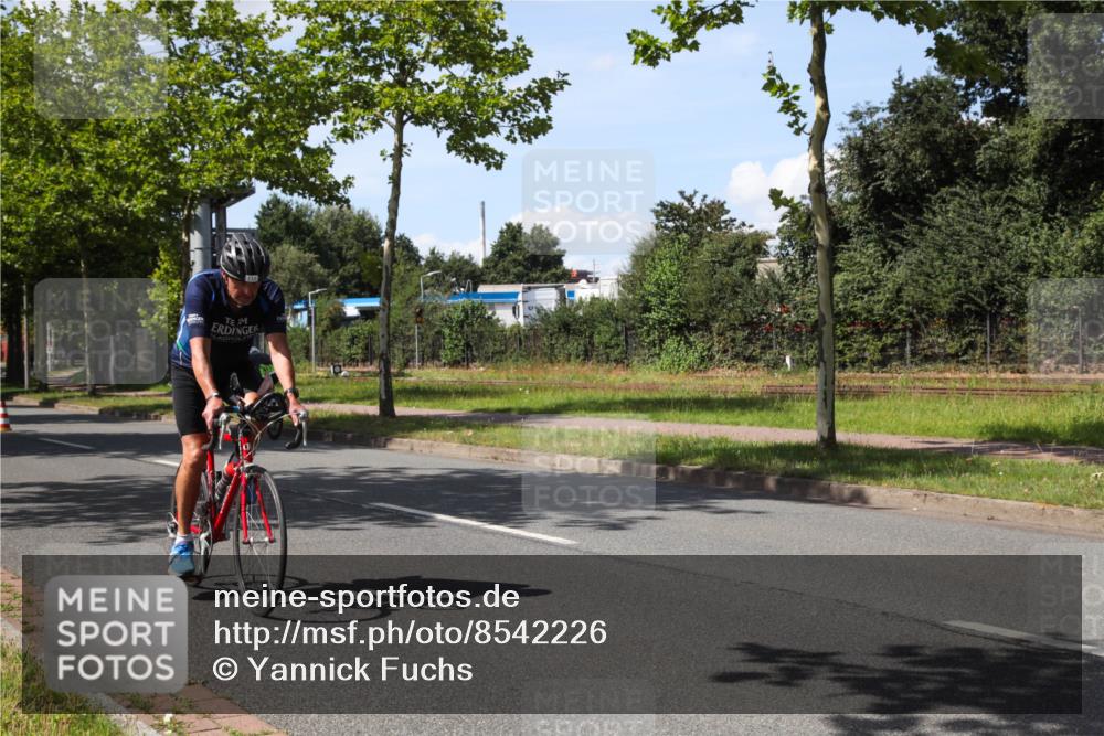 10.08.2025 - GEWOBA Citytriathlon Bremen Yannick Fuchs http://msf.ph/oto/8542226 10.08.2025 14:31:09 Radfahren 26, 155, 175, 335, 368, 385, 407, 412, 470, 491, 494, 509 meine-sportfotos.de