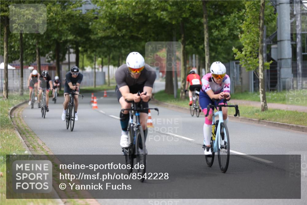 10.08.2025 - GEWOBA Citytriathlon Bremen Yannick Fuchs http://msf.ph/oto/8542228 10.08.2025 12:47:45 Radfahren 566, 587, 590, 679, 745, 801, 884, 916, 943, 951 meine-sportfotos.de