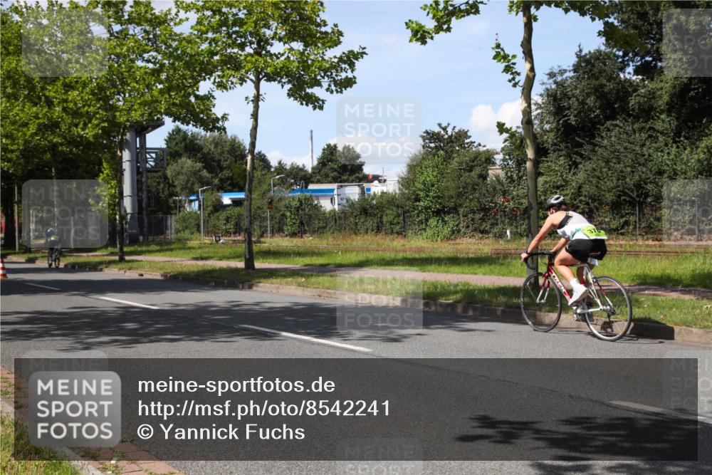 10.08.2025 - GEWOBA Citytriathlon Bremen Yannick Fuchs http://msf.ph/oto/8542241 10.08.2025 14:31:11 Radfahren 26, 155, 291, 335, 368, 385, 407, 412, 469, 470, 491, 494, 509 meine-sportfotos.de