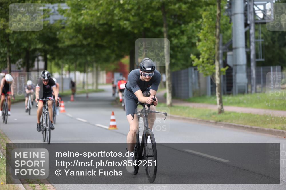 10.08.2025 - GEWOBA Citytriathlon Bremen Yannick Fuchs http://msf.ph/oto/8542251 10.08.2025 12:47:46 Radfahren 566, 587, 590, 679, 745, 801, 884, 916, 943, 951 meine-sportfotos.de