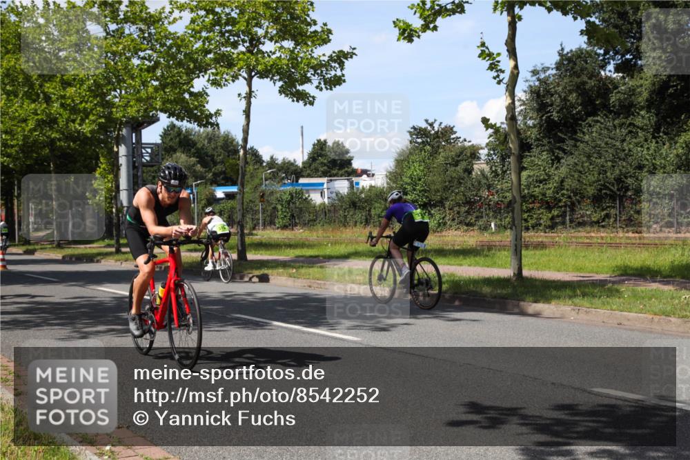 10.08.2025 - GEWOBA Citytriathlon Bremen Yannick Fuchs http://msf.ph/oto/8542252 10.08.2025 14:31:12 Radfahren 26, 97, 155, 187, 291, 335, 368, 385, 407, 412, 469, 470, 491, 494, 509 meine-sportfotos.de