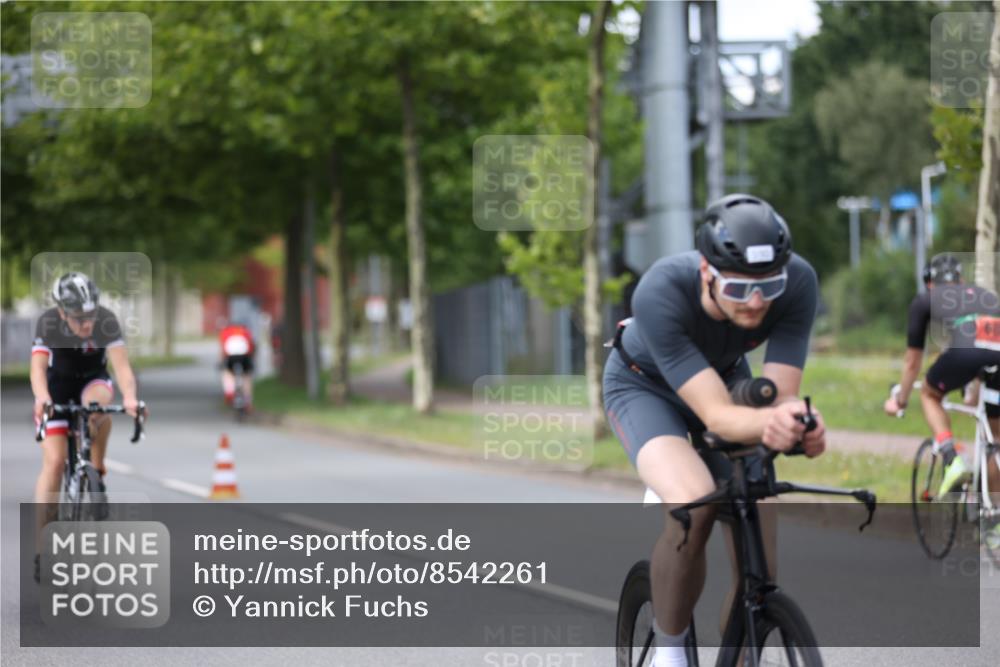 10.08.2025 - GEWOBA Citytriathlon Bremen Yannick Fuchs http://msf.ph/oto/8542261 10.08.2025 12:47:47 Radfahren 566, 587, 590, 679, 745, 801, 884, 916, 943, 951 meine-sportfotos.de