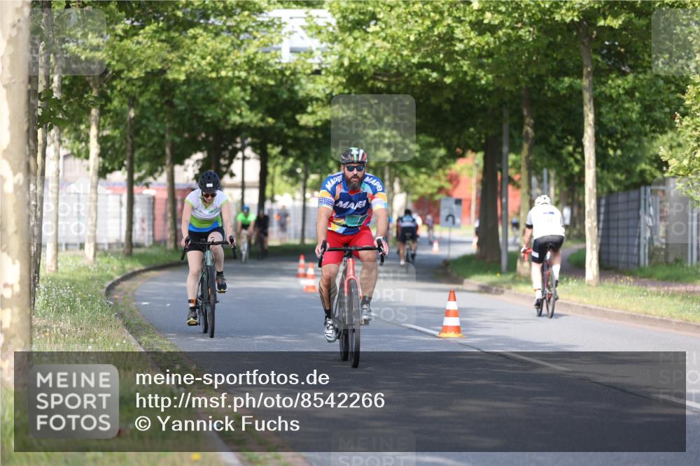10.08.2025 - GEWOBA Citytriathlon Bremen Yannick Fuchs http://msf.ph/oto/8542266 10.08.2025 10:40:13 Radfahren 1, 11, 47, 61, 79, 91, 135, 197, 227 meine-sportfotos.de
