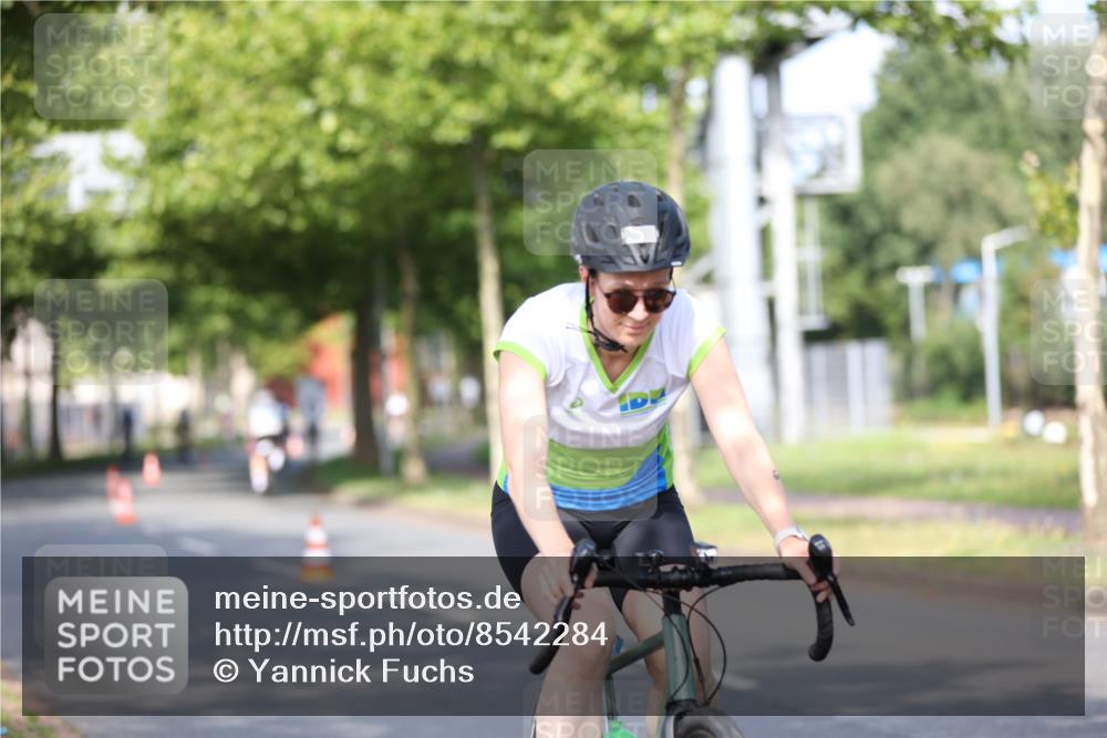 10.08.2025 - GEWOBA Citytriathlon Bremen Yannick Fuchs http://msf.ph/oto/8542284 10.08.2025 10:40:16 Radfahren 1, 11, 39, 47, 61, 65, 79, 91, 125, 135, 197, 227, 229 meine-sportfotos.de