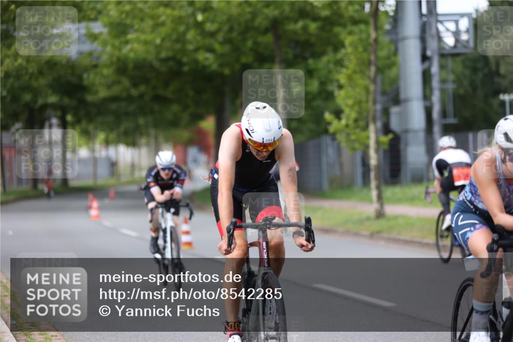 10.08.2025 - GEWOBA Citytriathlon Bremen Yannick Fuchs http://msf.ph/oto/8542285 10.08.2025 12:47:49 Radfahren 566, 587, 590, 679, 745, 767, 801, 884, 916, 941, 943, 951 meine-sportfotos.de