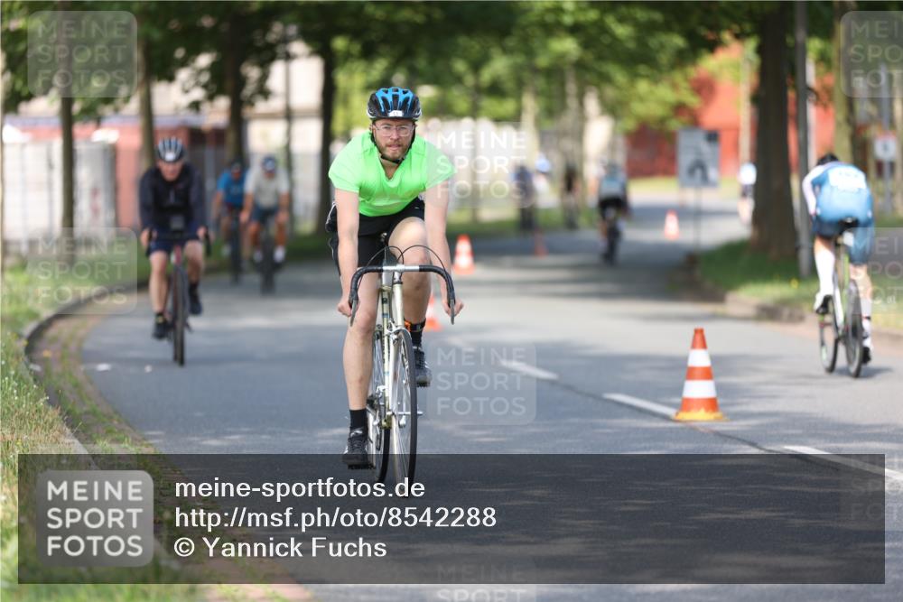 10.08.2025 - GEWOBA Citytriathlon Bremen Yannick Fuchs http://msf.ph/oto/8542288 10.08.2025 10:40:19 Radfahren 1, 11, 39, 47, 61, 65, 79, 91, 125, 135, 197, 227, 229 meine-sportfotos.de