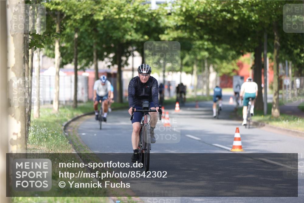 10.08.2025 - GEWOBA Citytriathlon Bremen Yannick Fuchs http://msf.ph/oto/8542302 10.08.2025 10:40:21 Radfahren 1, 11, 39, 47, 61, 65, 125, 135, 197, 227, 229 meine-sportfotos.de