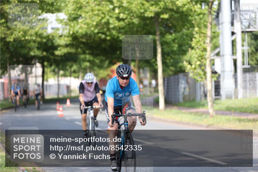 10.08.2025 - GEWOBA Citytriathlon Bremen Yannick Fuchs http://msf.ph/oto/8542335 10.08.2025 10:40:25 Radfahren 1, 11, 39, 47, 65, 125, 135, 197, 229 meine-sportfotos.de
