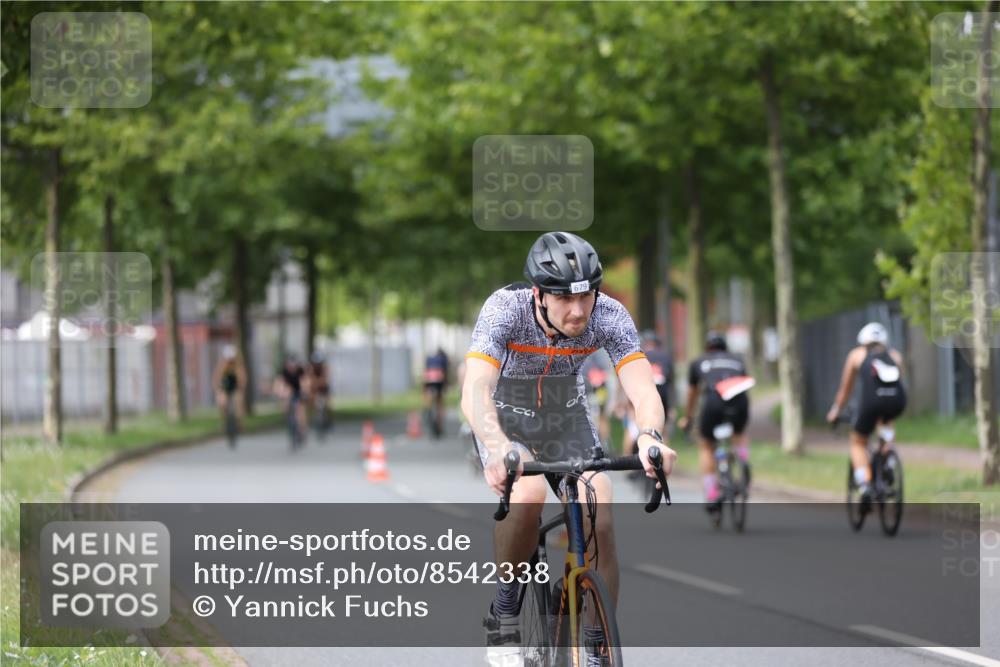10.08.2025 - GEWOBA Citytriathlon Bremen Yannick Fuchs http://msf.ph/oto/8542338 10.08.2025 12:47:56 Radfahren 566, 587, 590, 656, 679, 767, 801, 884, 916, 941, 943, 951 meine-sportfotos.de