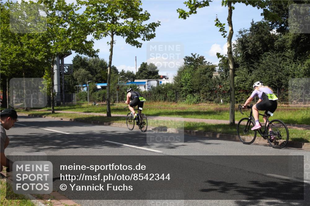 10.08.2025 - GEWOBA Citytriathlon Bremen Yannick Fuchs http://msf.ph/oto/8542344 10.08.2025 14:31:56 Radfahren 411, 459, 496, 520 meine-sportfotos.de