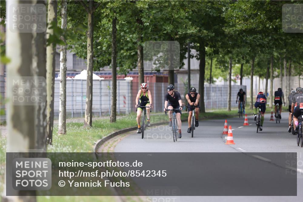 10.08.2025 - GEWOBA Citytriathlon Bremen Yannick Fuchs http://msf.ph/oto/8542345 10.08.2025 12:47:57 Radfahren 566, 587, 590, 656, 679, 767, 801, 884, 916, 941, 943, 951 meine-sportfotos.de