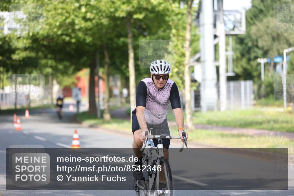 10.08.2025 - GEWOBA Citytriathlon Bremen Yannick Fuchs http://msf.ph/oto/8542346 10.08.2025 10:40:26 Radfahren 1, 11, 39, 47, 65, 125, 135, 229, 368 meine-sportfotos.de