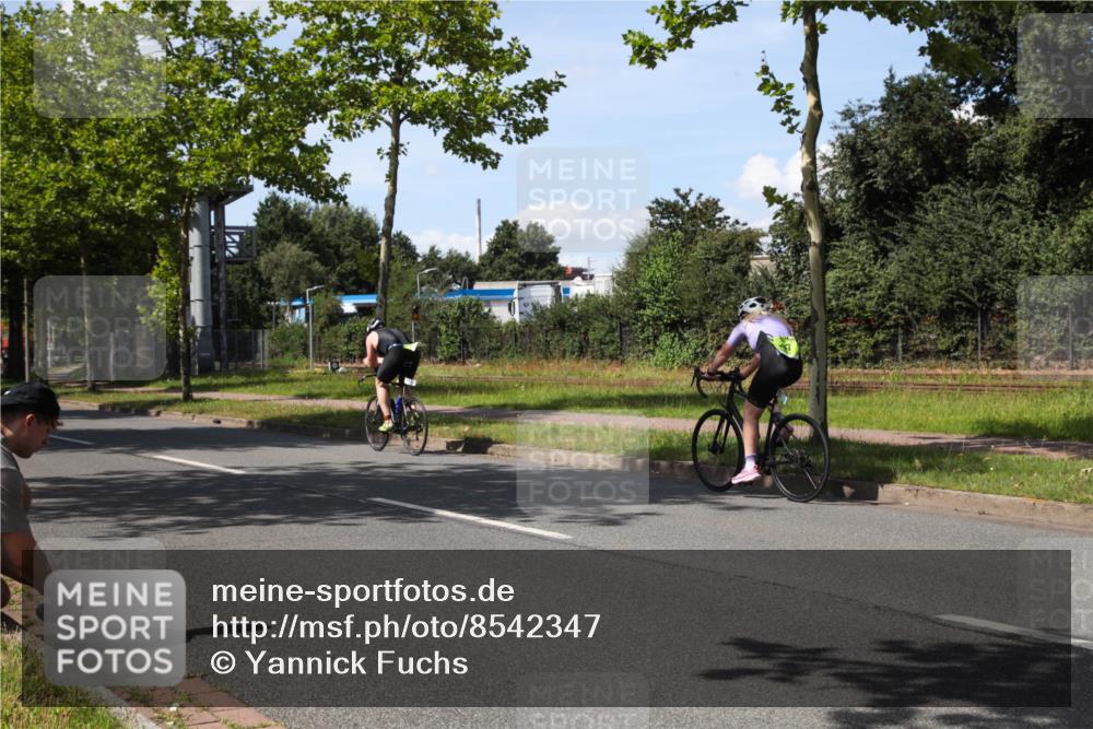 10.08.2025 - GEWOBA Citytriathlon Bremen Yannick Fuchs http://msf.ph/oto/8542347 10.08.2025 14:31:56 Radfahren 411, 459, 496, 520 meine-sportfotos.de