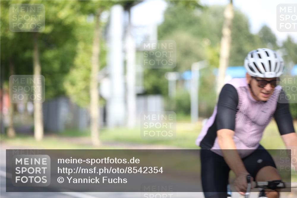 10.08.2025 - GEWOBA Citytriathlon Bremen Yannick Fuchs http://msf.ph/oto/8542354 10.08.2025 10:40:27 Radfahren 1, 11, 39, 47, 65, 125, 135, 229, 368 meine-sportfotos.de