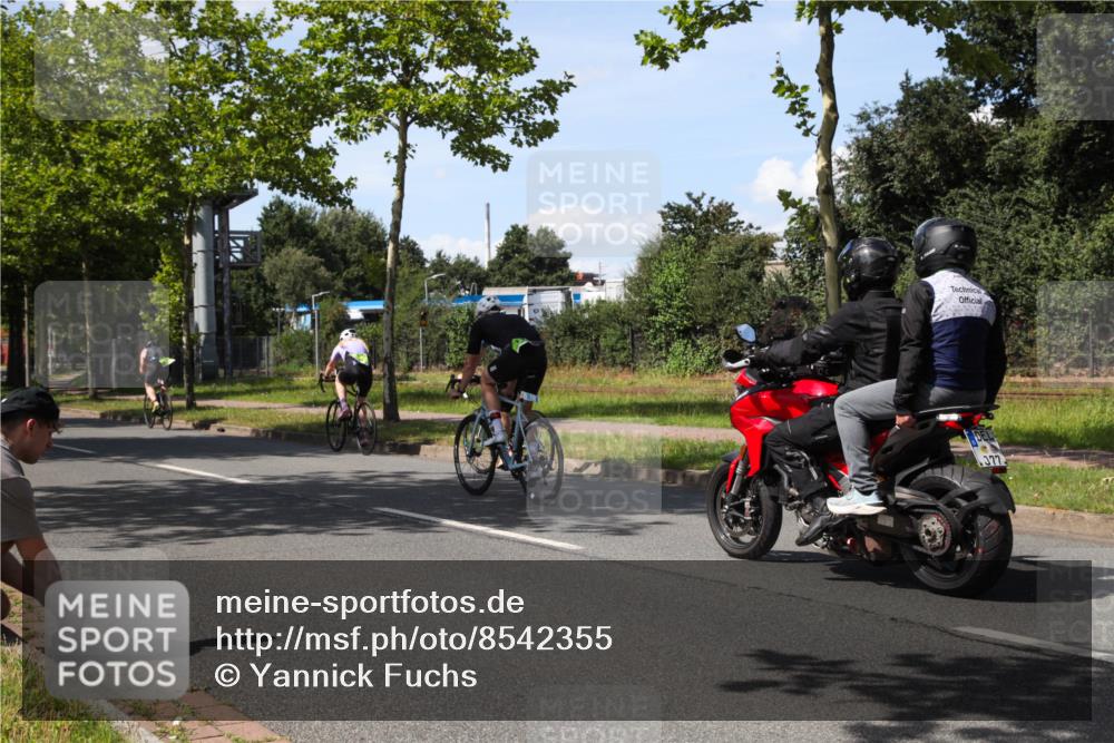 10.08.2025 - GEWOBA Citytriathlon Bremen Yannick Fuchs http://msf.ph/oto/8542355 10.08.2025 14:31:57 Radfahren 376, 411, 459, 496, 520 meine-sportfotos.de
