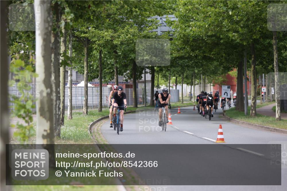 10.08.2025 - GEWOBA Citytriathlon Bremen Yannick Fuchs http://msf.ph/oto/8542366 10.08.2025 12:47:59 Radfahren 566, 587, 590, 656, 679, 767, 884, 916, 927, 941, 943, 951 meine-sportfotos.de