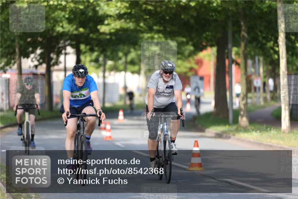 10.08.2025 - GEWOBA Citytriathlon Bremen Yannick Fuchs http://msf.ph/oto/8542368 10.08.2025 10:40:29 Radfahren 1, 11, 23, 39, 47, 65, 125, 135, 229, 368 meine-sportfotos.de