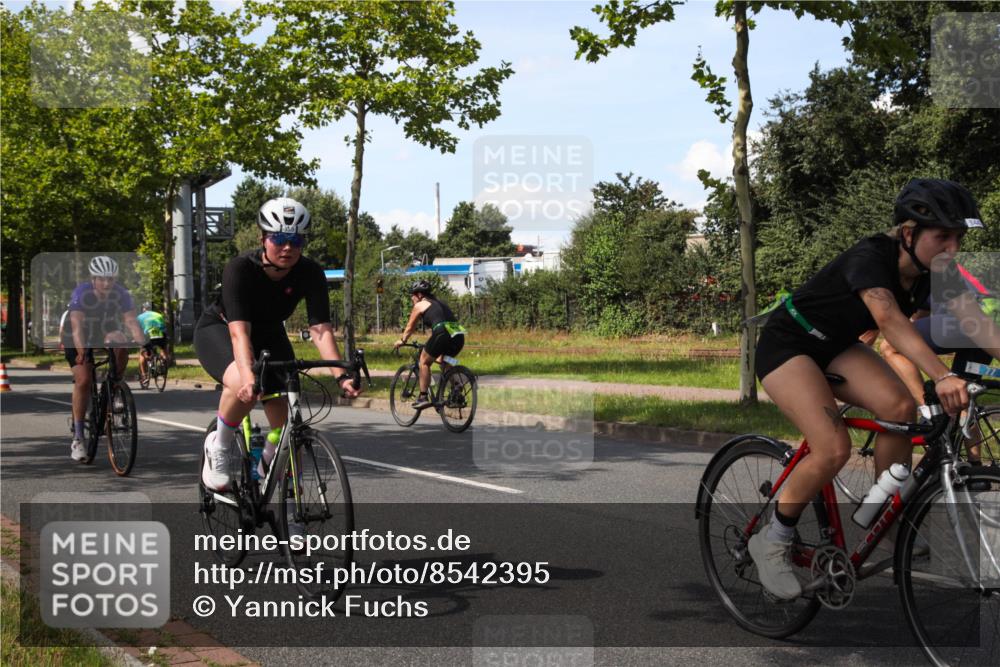 10.08.2025 - GEWOBA Citytriathlon Bremen Yannick Fuchs http://msf.ph/oto/8542395 10.08.2025 14:32:13 Radfahren 104, 105, 113, 299, 344, 355, 359, 362, 366, 370, 376, 411, 433, 463, 489, 496, 508 meine-sportfotos.de