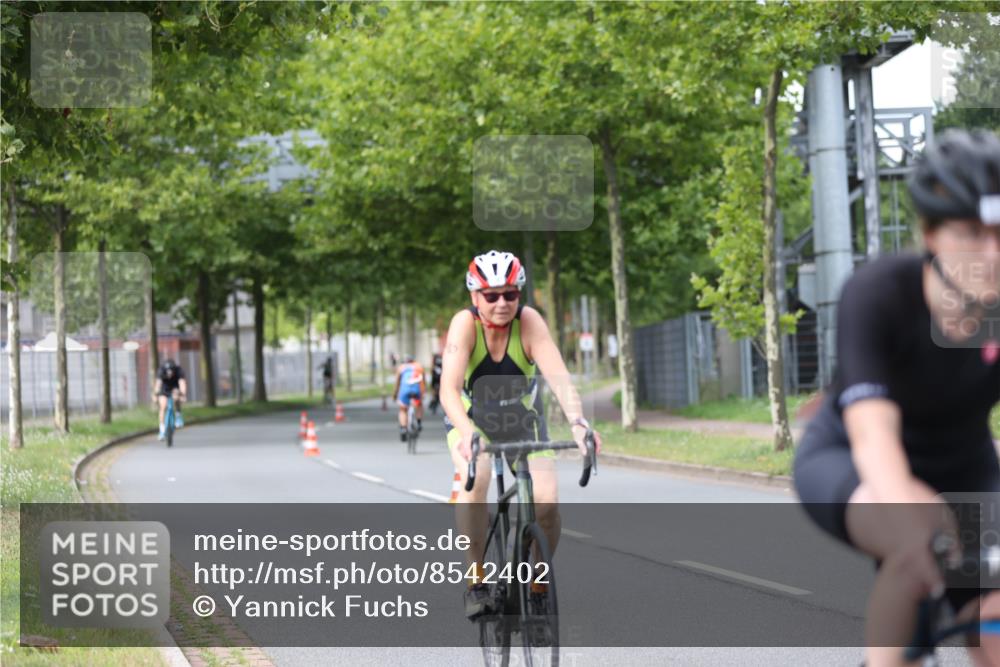 10.08.2025 - GEWOBA Citytriathlon Bremen Yannick Fuchs http://msf.ph/oto/8542402 10.08.2025 12:48:02 Radfahren 587, 656, 679, 699, 767, 884, 916, 927, 941, 943 meine-sportfotos.de