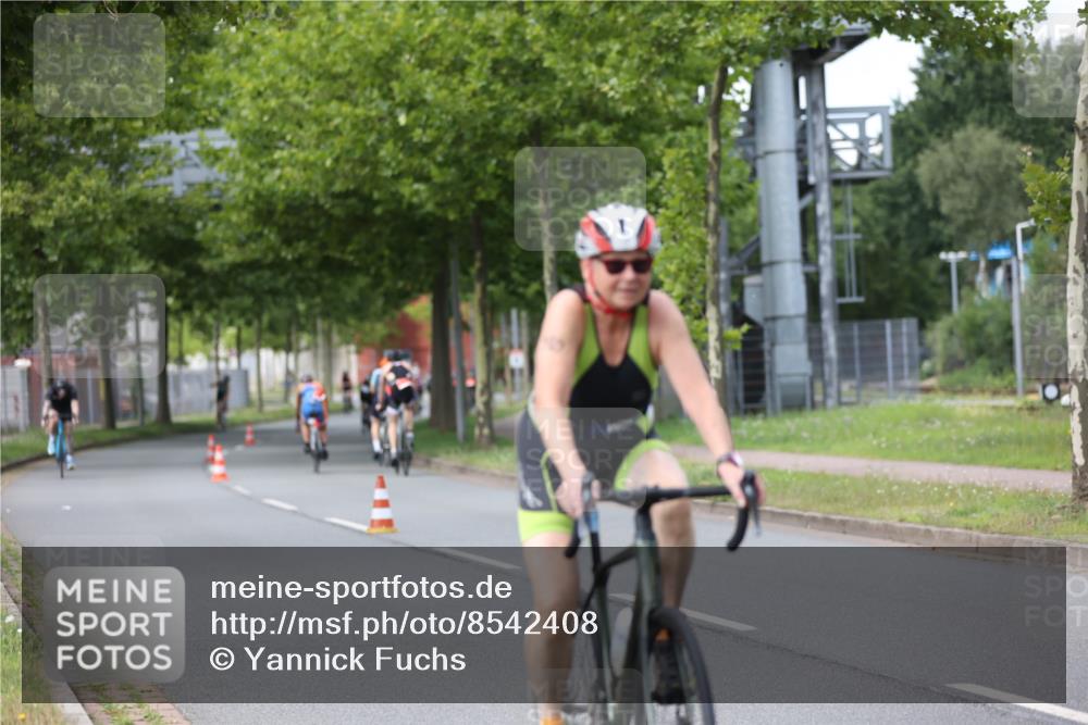 10.08.2025 - GEWOBA Citytriathlon Bremen Yannick Fuchs http://msf.ph/oto/8542408 10.08.2025 12:48:02 Radfahren 587, 656, 679, 699, 767, 884, 916, 927, 941, 943 meine-sportfotos.de