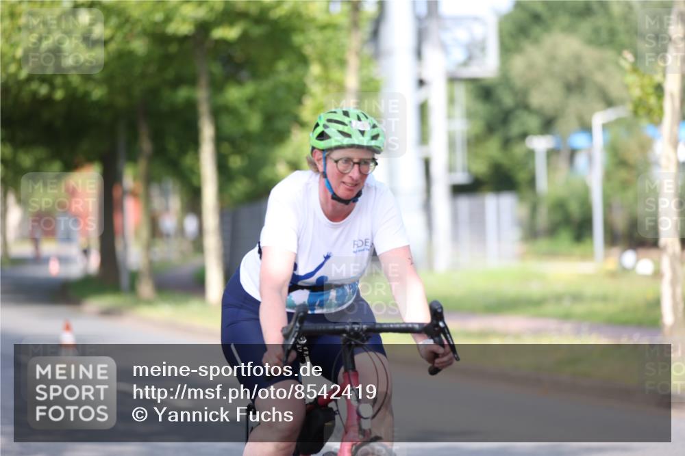 10.08.2025 - GEWOBA Citytriathlon Bremen Yannick Fuchs http://msf.ph/oto/8542419 10.08.2025 10:40:44 Radfahren 23, 67, 73, 141, 368, 431, 505 meine-sportfotos.de