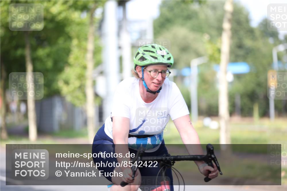 10.08.2025 - GEWOBA Citytriathlon Bremen Yannick Fuchs http://msf.ph/oto/8542422 10.08.2025 10:40:44 Radfahren 23, 67, 73, 141, 368, 431, 505 meine-sportfotos.de