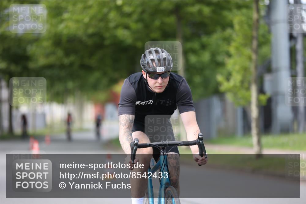 10.08.2025 - GEWOBA Citytriathlon Bremen Yannick Fuchs http://msf.ph/oto/8542433 10.08.2025 12:48:07 Radfahren 656, 679, 699, 767, 927, 941 meine-sportfotos.de