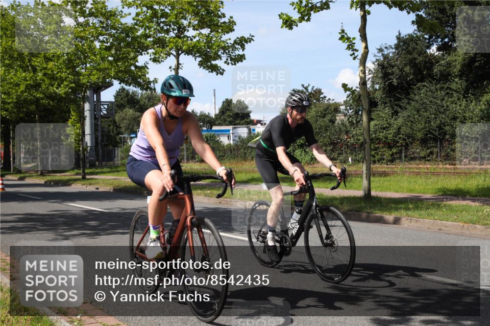 10.08.2025 - GEWOBA Citytriathlon Bremen Yannick Fuchs http://msf.ph/oto/8542435 10.08.2025 14:32:22 Radfahren 104, 105, 113, 284, 299, 344, 355, 359, 362, 366, 370, 376, 393, 433, 463, 489, 508 meine-sportfotos.de