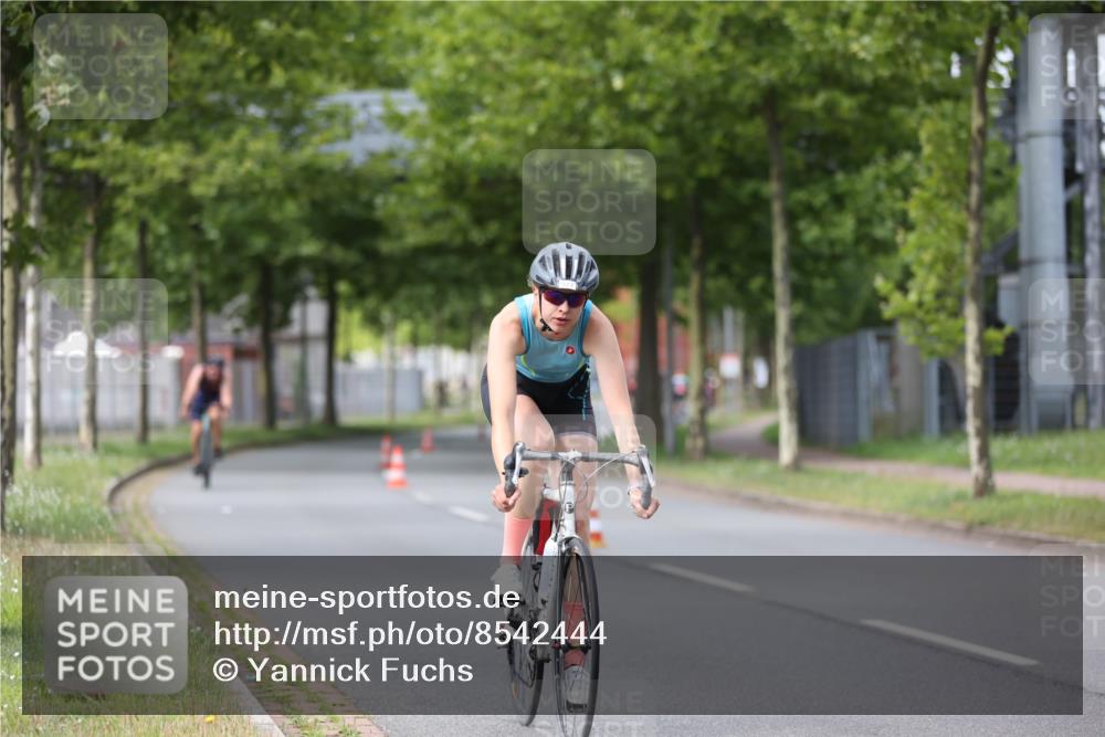 10.08.2025 - GEWOBA Citytriathlon Bremen Yannick Fuchs http://msf.ph/oto/8542444 10.08.2025 12:48:11 Radfahren 656, 699, 767, 927, 941 meine-sportfotos.de