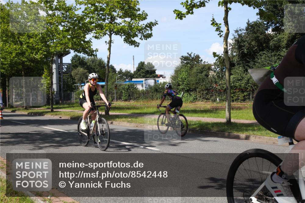 10.08.2025 - GEWOBA Citytriathlon Bremen Yannick Fuchs http://msf.ph/oto/8542448 10.08.2025 14:32:25 Radfahren 105, 113, 284, 299, 344, 355, 362, 366, 370, 393, 433, 463, 489, 508 meine-sportfotos.de