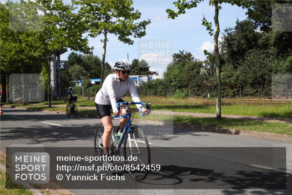 10.08.2025 - GEWOBA Citytriathlon Bremen Yannick Fuchs http://msf.ph/oto/8542459 10.08.2025 14:32:26 Radfahren 105, 113, 284, 299, 344, 355, 362, 366, 370, 393, 433, 463, 489, 508 meine-sportfotos.de