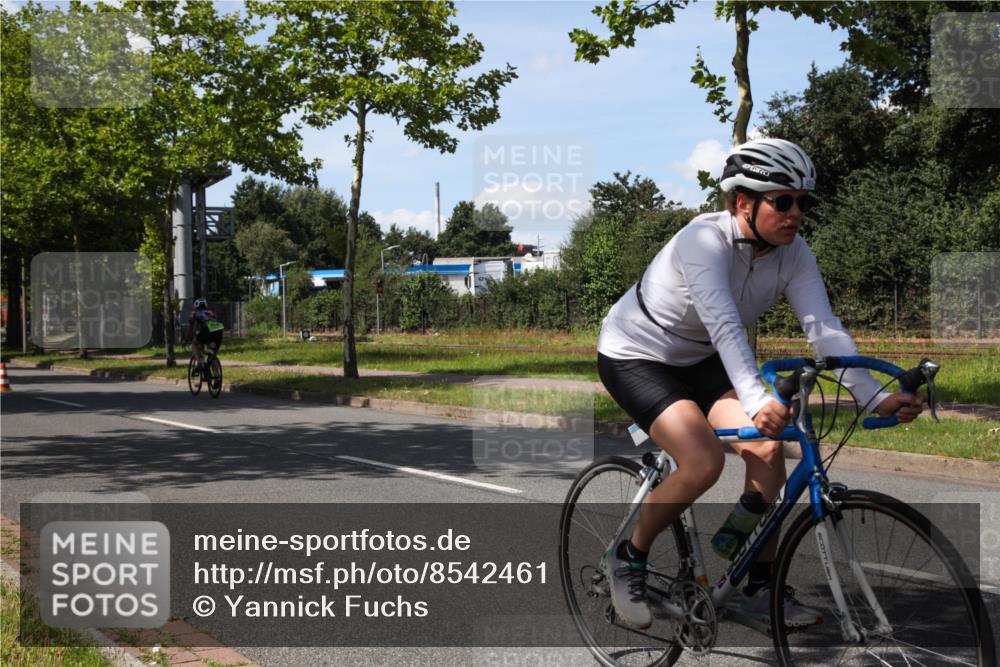 10.08.2025 - GEWOBA Citytriathlon Bremen Yannick Fuchs http://msf.ph/oto/8542461 10.08.2025 14:32:26 Radfahren 105, 113, 284, 299, 344, 355, 362, 366, 370, 393, 433, 463, 489, 508 meine-sportfotos.de