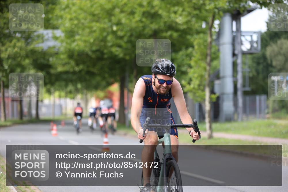10.08.2025 - GEWOBA Citytriathlon Bremen Yannick Fuchs http://msf.ph/oto/8542472 10.08.2025 12:48:15 Radfahren 656, 699, 927 meine-sportfotos.de