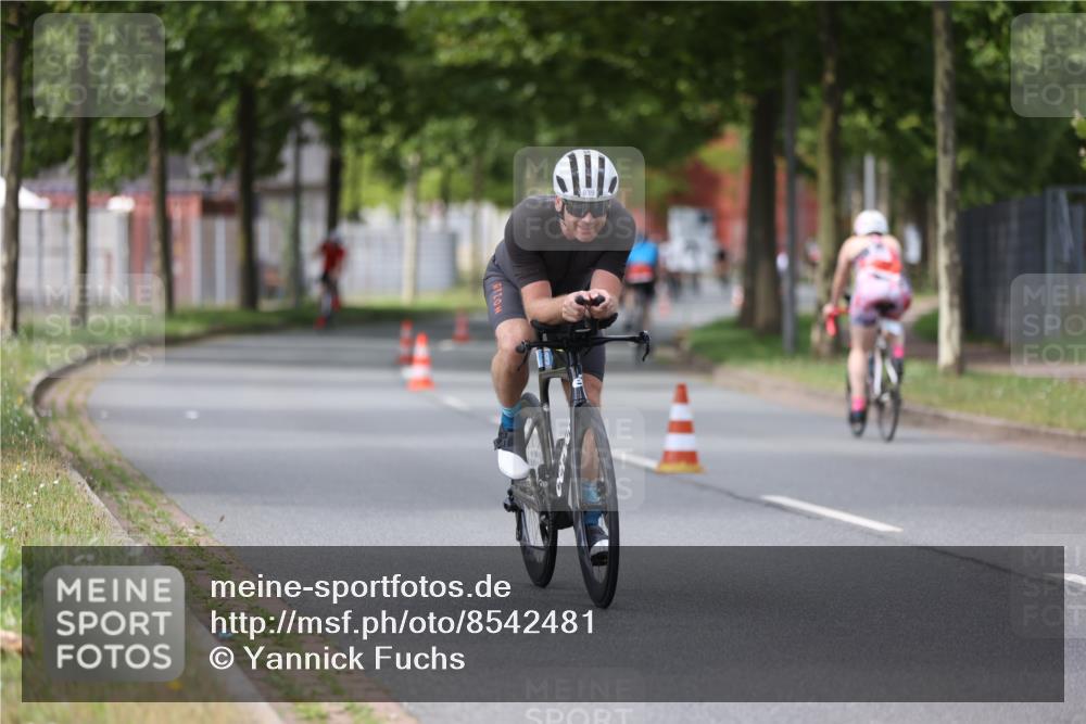 10.08.2025 - GEWOBA Citytriathlon Bremen Yannick Fuchs http://msf.ph/oto/8542481 10.08.2025 12:48:28 Radfahren 630, 839, 876, 1026 meine-sportfotos.de