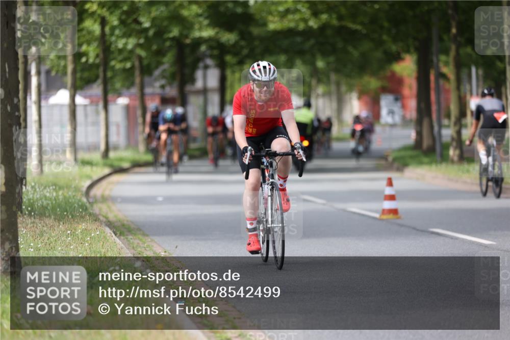 10.08.2025 - GEWOBA Citytriathlon Bremen Yannick Fuchs http://msf.ph/oto/8542499 10.08.2025 12:48:35 Radfahren 564, 616, 627, 630, 657, 687, 717, 793, 839, 857, 876, 897, 1026 meine-sportfotos.de