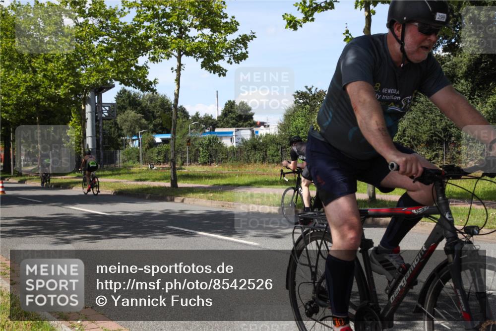 10.08.2025 - GEWOBA Citytriathlon Bremen Yannick Fuchs http://msf.ph/oto/8542526 10.08.2025 14:32:33 Radfahren 105, 284, 299, 370, 393, 420, 489 meine-sportfotos.de