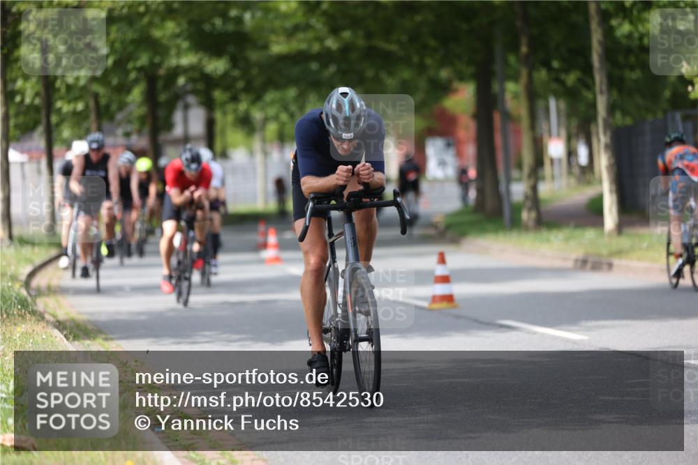 10.08.2025 - GEWOBA Citytriathlon Bremen Yannick Fuchs http://msf.ph/oto/8542530 10.08.2025 12:48:38 Radfahren 564, 616, 627, 630, 655, 657, 687, 717, 793, 839, 857, 876, 897, 932, 1026 meine-sportfotos.de