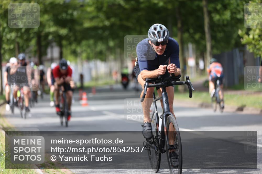 10.08.2025 - GEWOBA Citytriathlon Bremen Yannick Fuchs http://msf.ph/oto/8542537 10.08.2025 12:48:39 Radfahren 564, 616, 621, 627, 630, 655, 657, 687, 717, 793, 839, 857, 876, 897, 932, 1026 meine-sportfotos.de