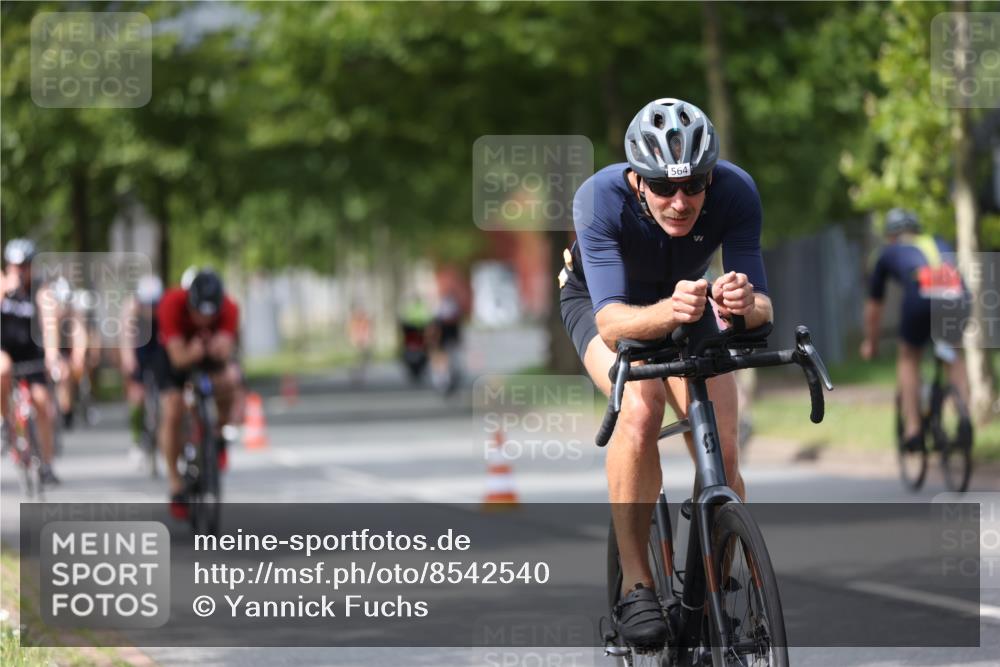 10.08.2025 - GEWOBA Citytriathlon Bremen Yannick Fuchs http://msf.ph/oto/8542540 10.08.2025 12:48:39 Radfahren 564, 616, 621, 627, 630, 655, 657, 687, 717, 793, 839, 857, 876, 897, 932, 1026 meine-sportfotos.de
